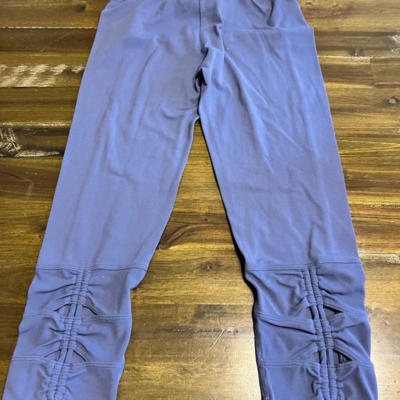 Athelta Girl Blue Leggings Large 12 Cropped Ankle - Picture 3 of 4